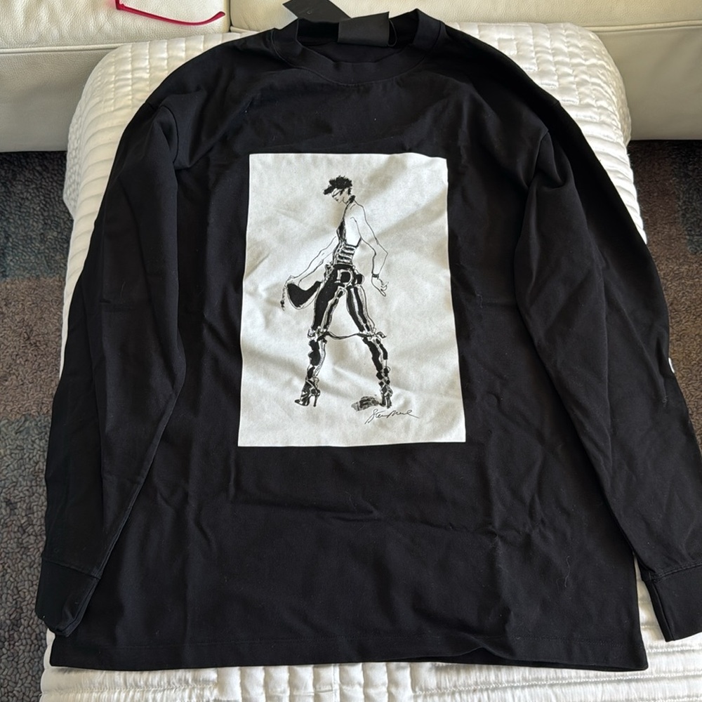 ZARA x STEVEN MEISEL
Long Sleeve Black Crew Neck T